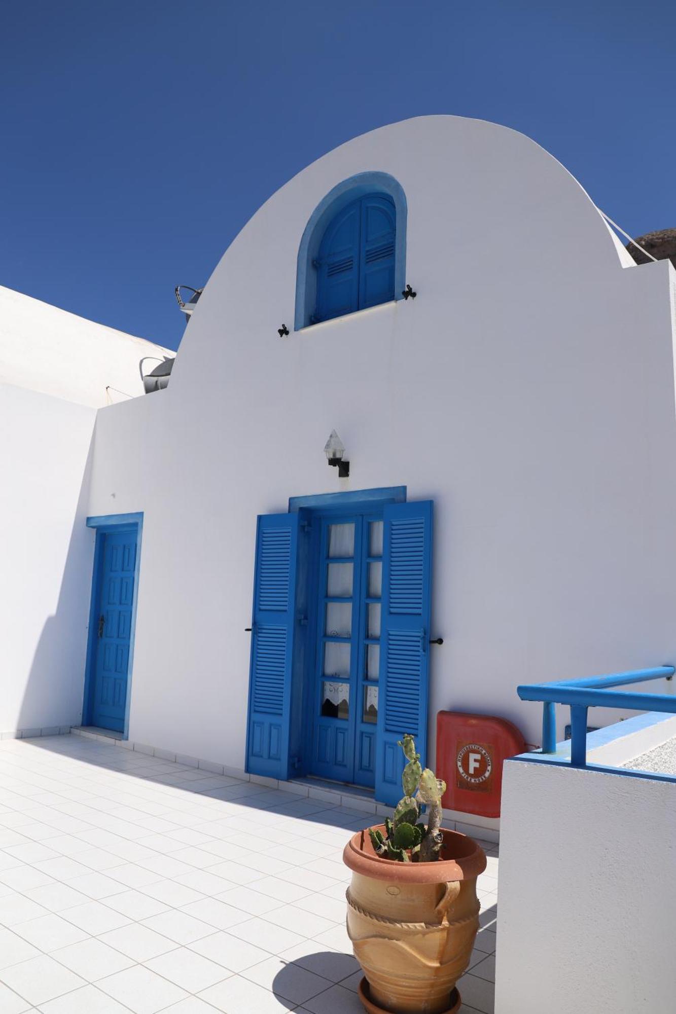 Santorini Seaside Retreat - Flora'S Summer Escape Perissa  Exteriör bild