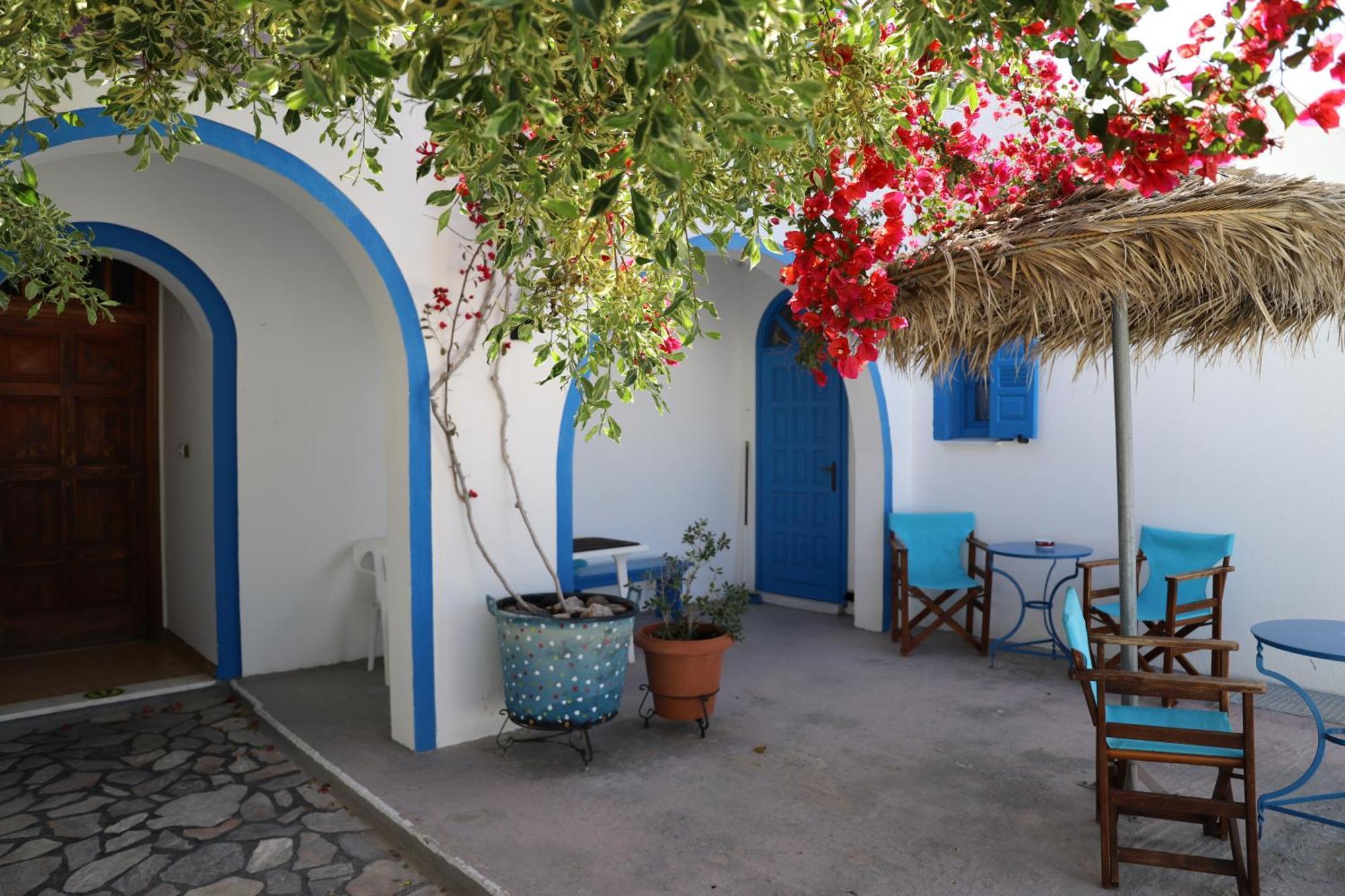Santorini Seaside Retreat - Flora'S Summer Escape Perissa  Exteriör bild